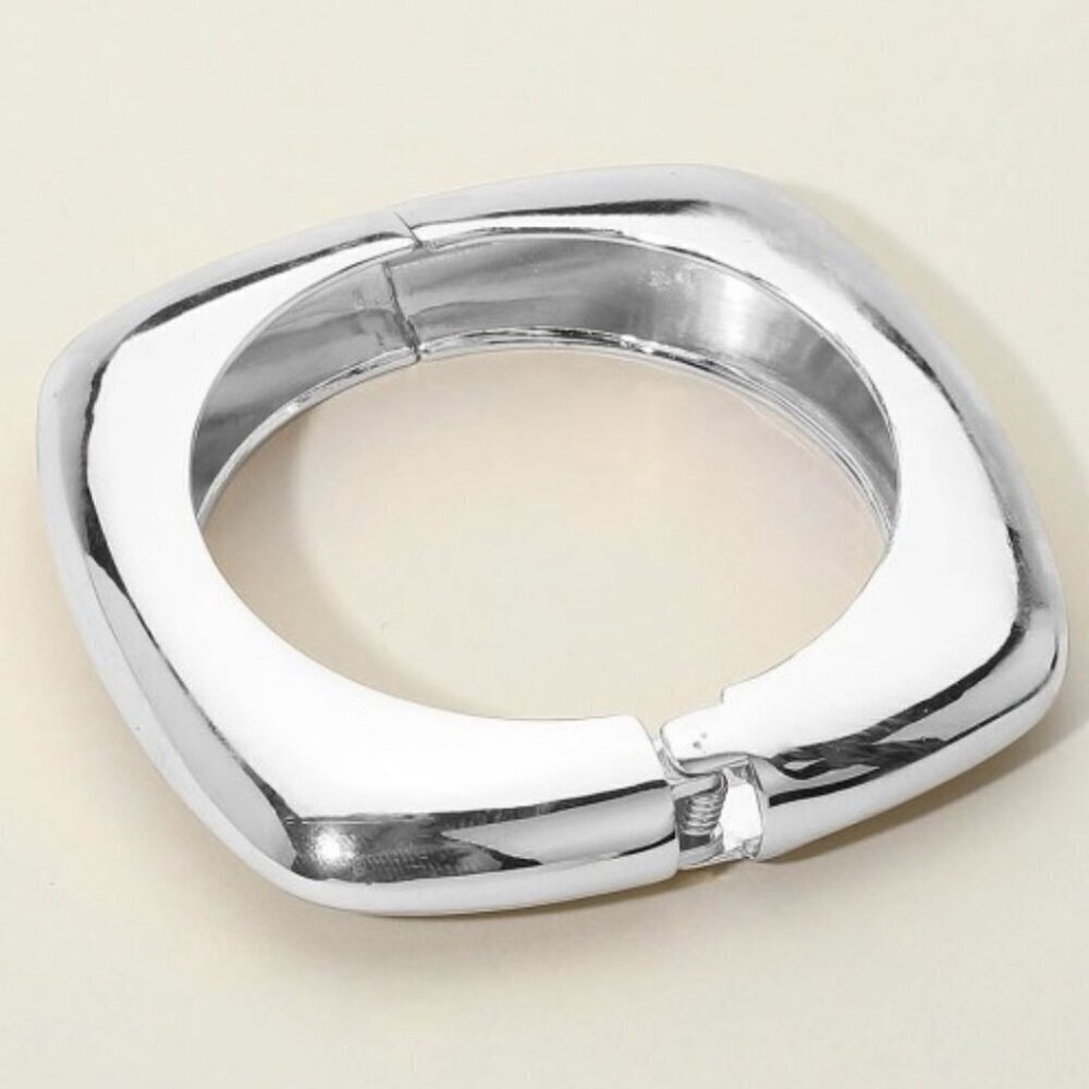 1 LEFT!! GISELE SILVER CHUNKY BRACELET